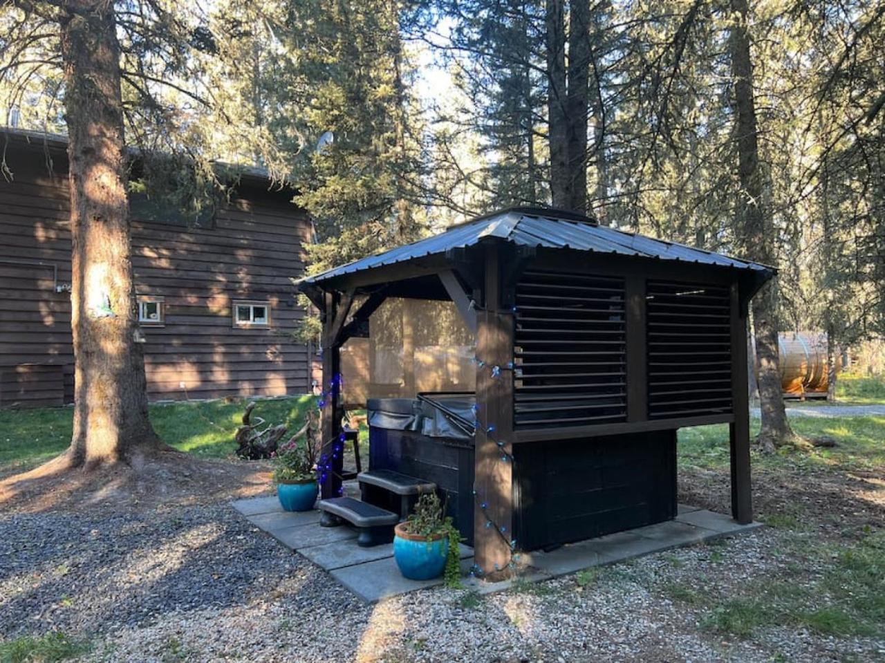Rustic Cozy Cabin With Hot Tub Bragg Creek Eksteriør bilde