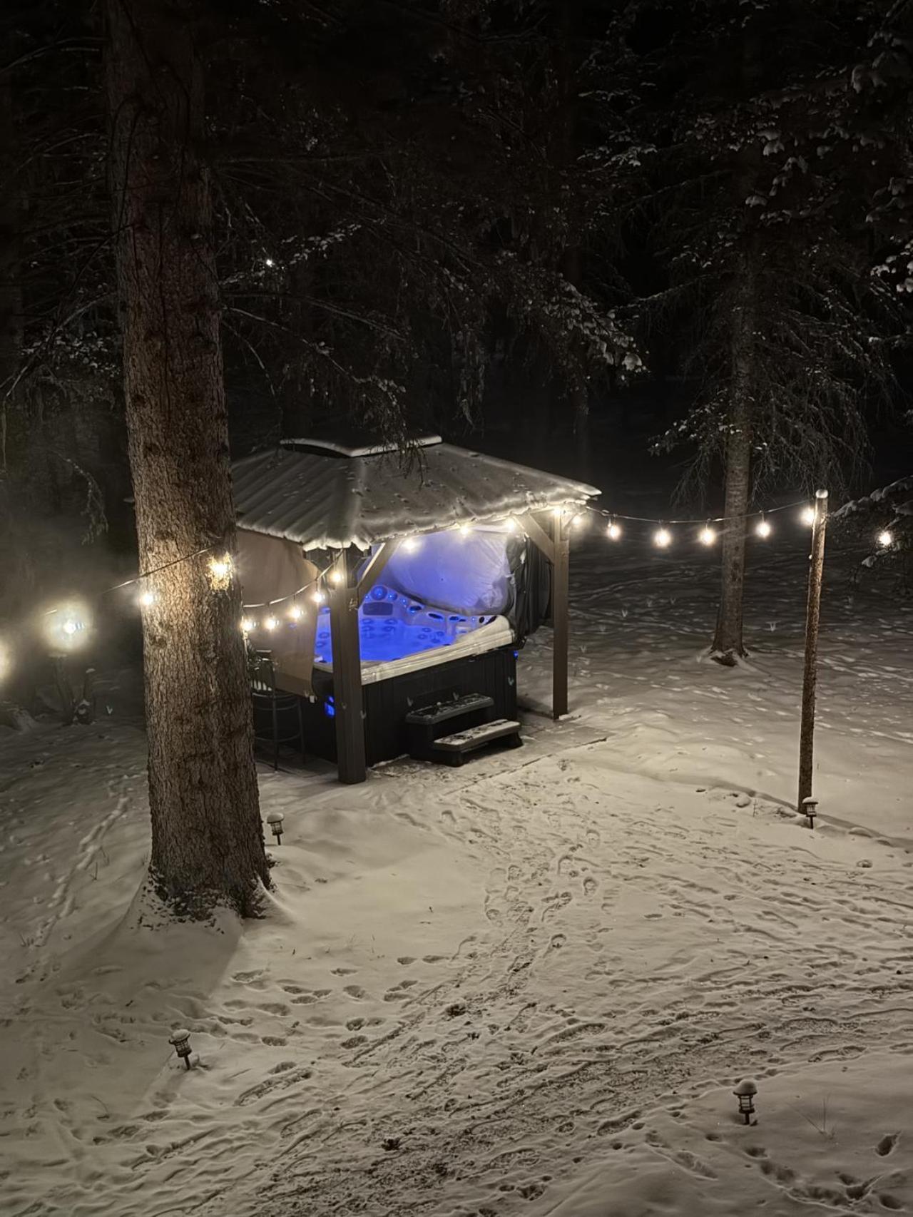 Rustic Cozy Cabin With Hot Tub Bragg Creek Eksteriør bilde