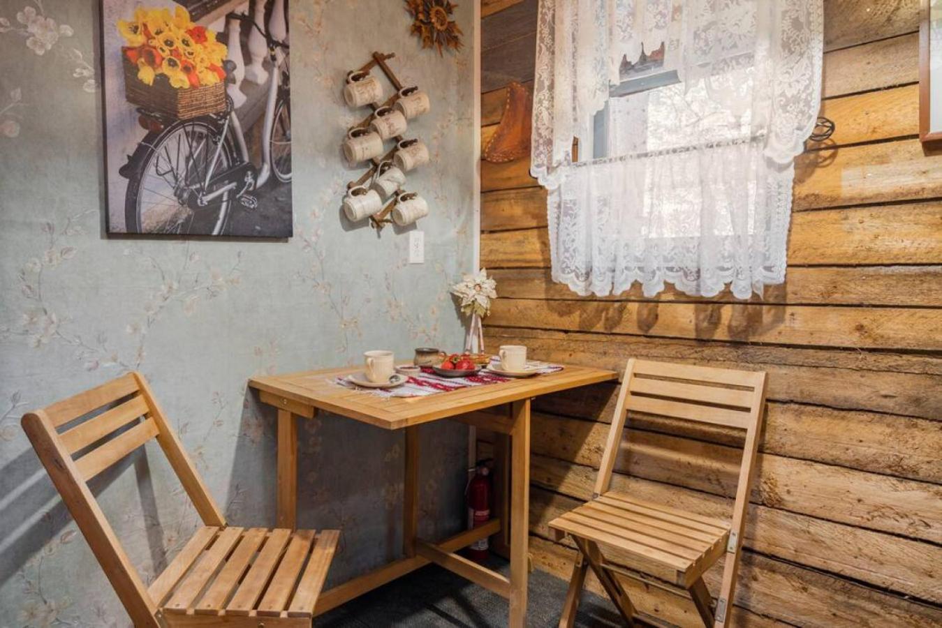 Rustic Cozy Cabin With Hot Tub Bragg Creek Eksteriør bilde